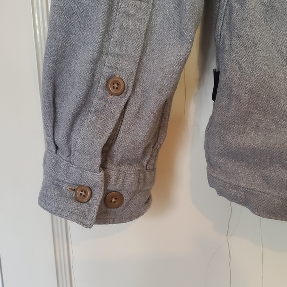 Men's small Patagonia cotton button up shirt - Picture 3 of 5